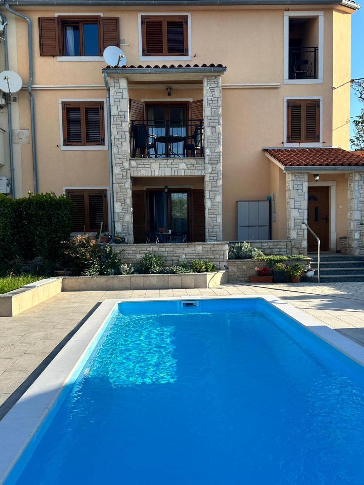 Villa Krasa Sea View Apartmants With Pool Лижнян Екстер'єр фото