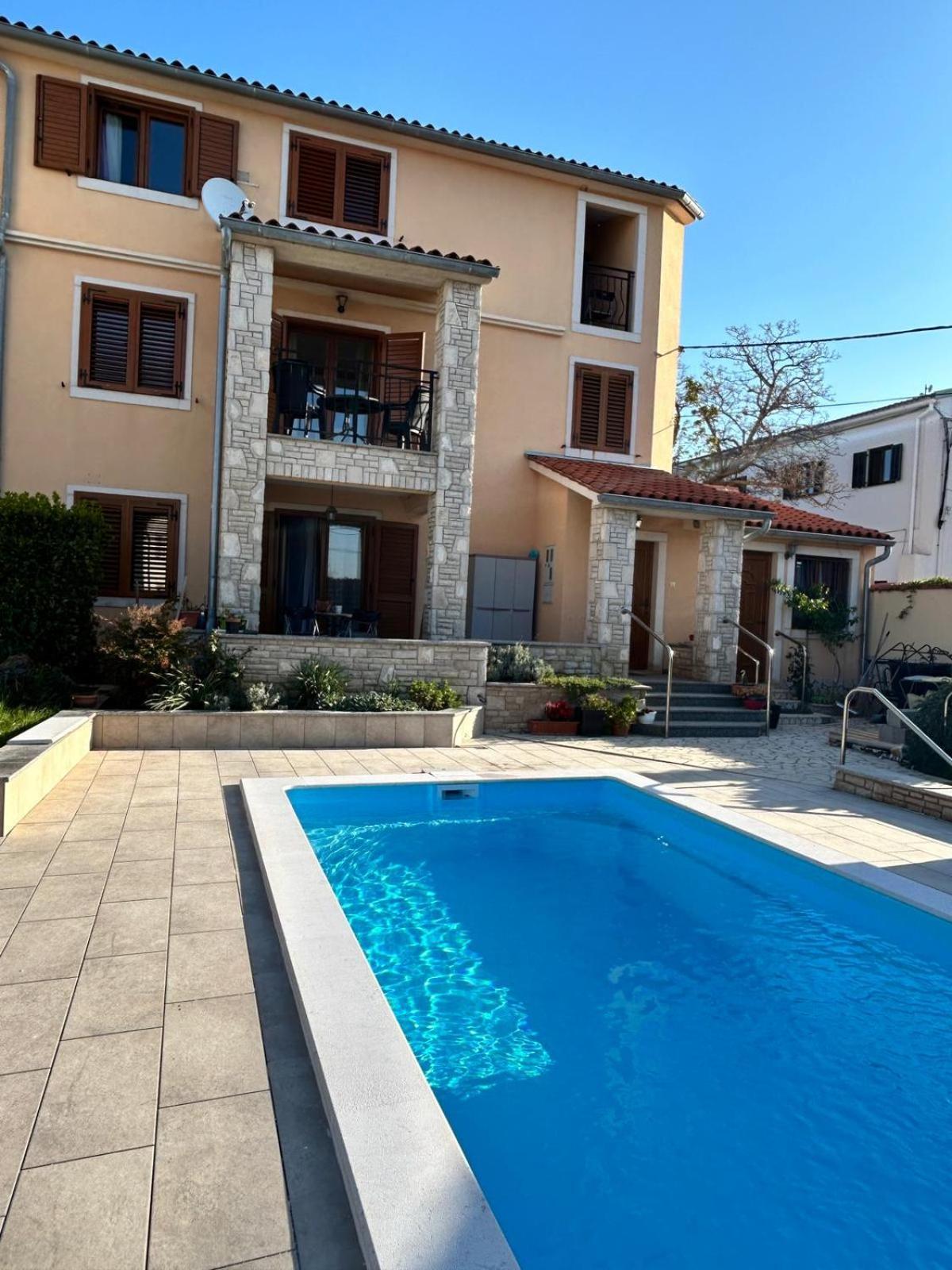 Villa Krasa Sea View Apartmants With Pool Лижнян Екстер'єр фото