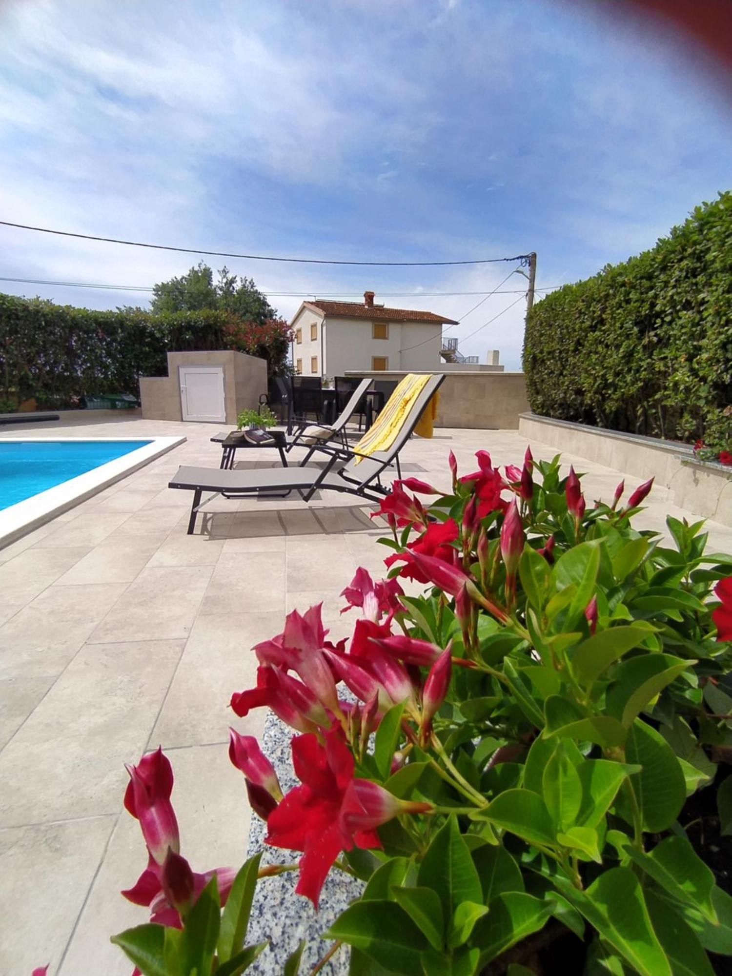 Villa Krasa Sea View Apartmants With Pool Лижнян Екстер'єр фото