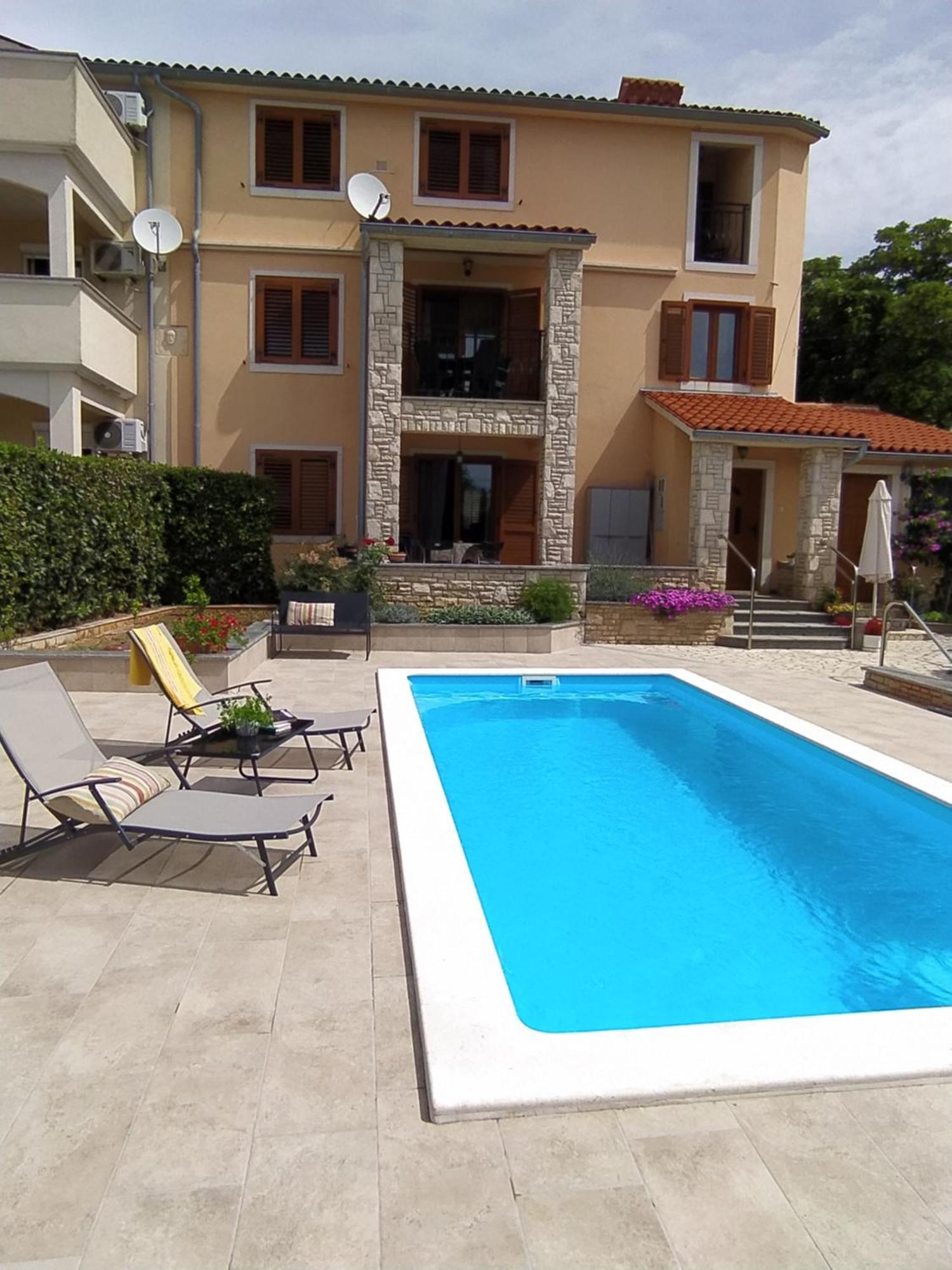 Villa Krasa Sea View Apartmants With Pool Лижнян Екстер'єр фото