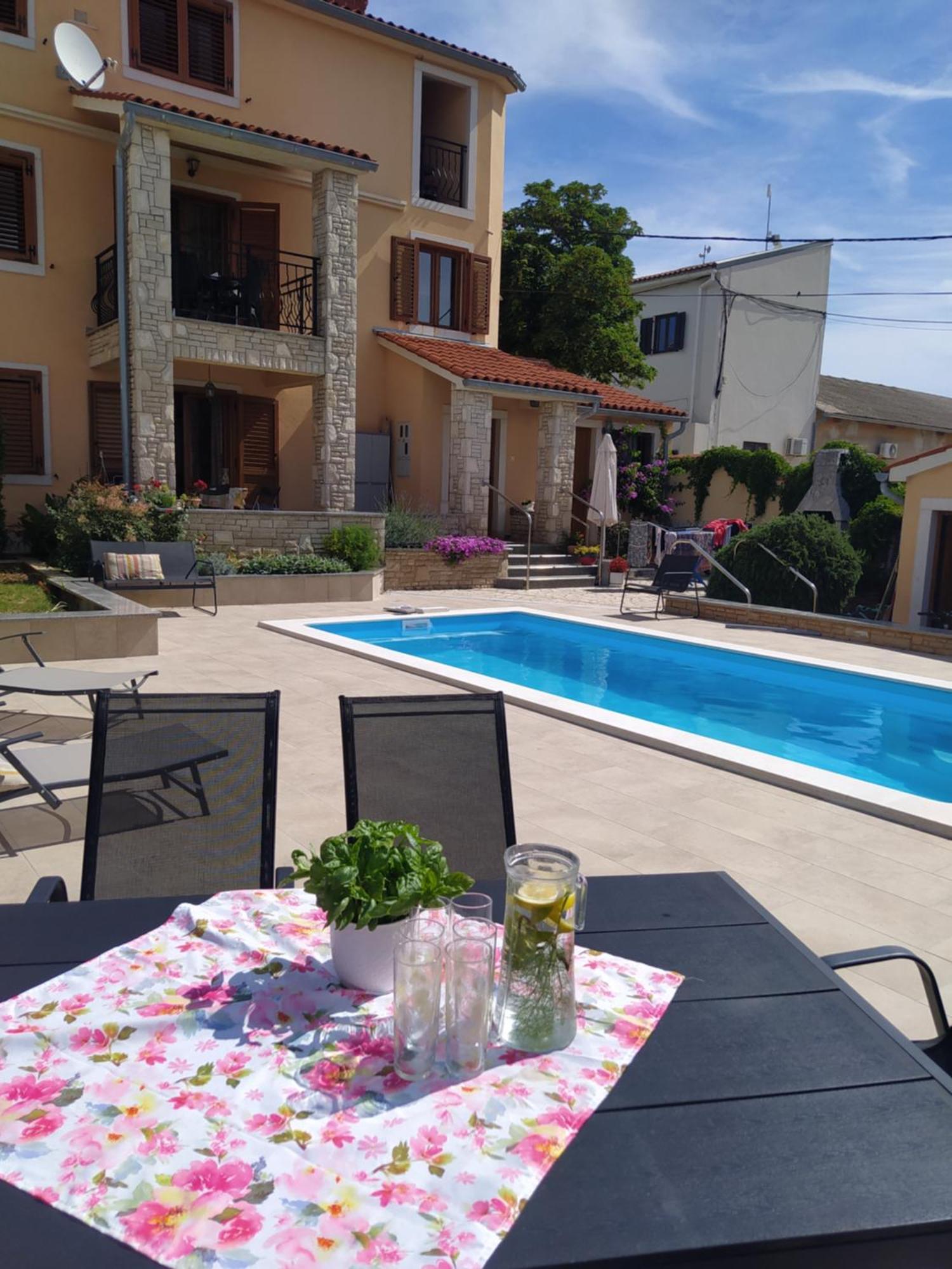 Villa Krasa Sea View Apartmants With Pool Лижнян Екстер'єр фото