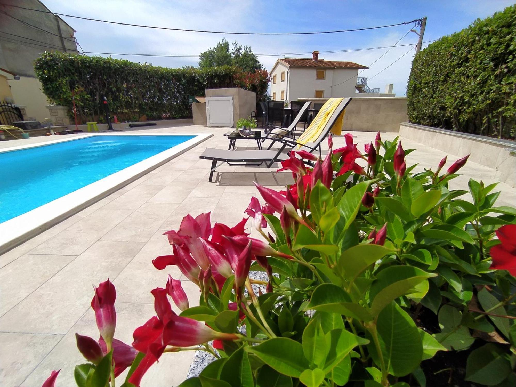 Villa Krasa Sea View Apartmants With Pool Лижнян Екстер'єр фото